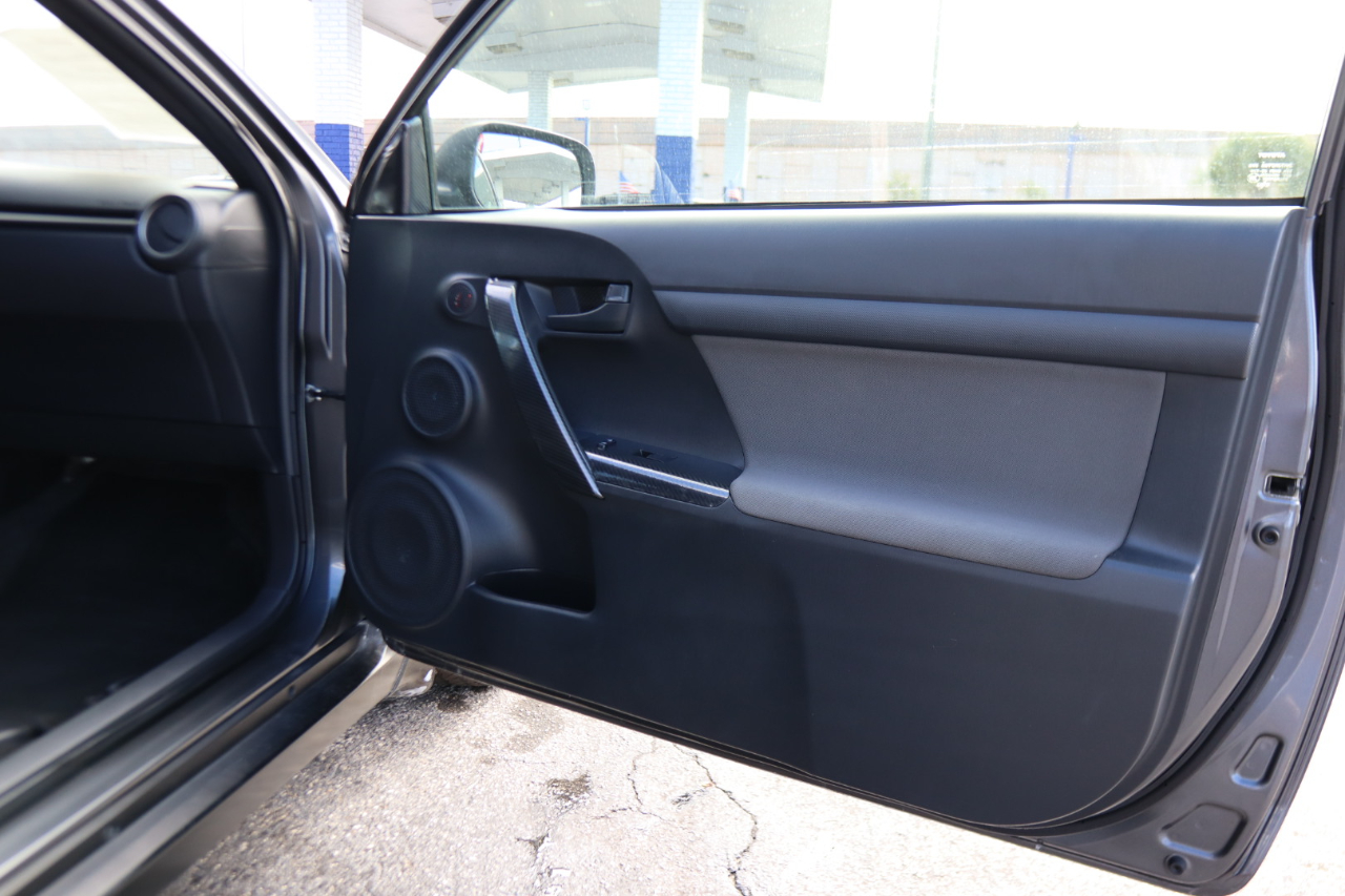 Scion tC 2dr HB Man (Natl) 2012