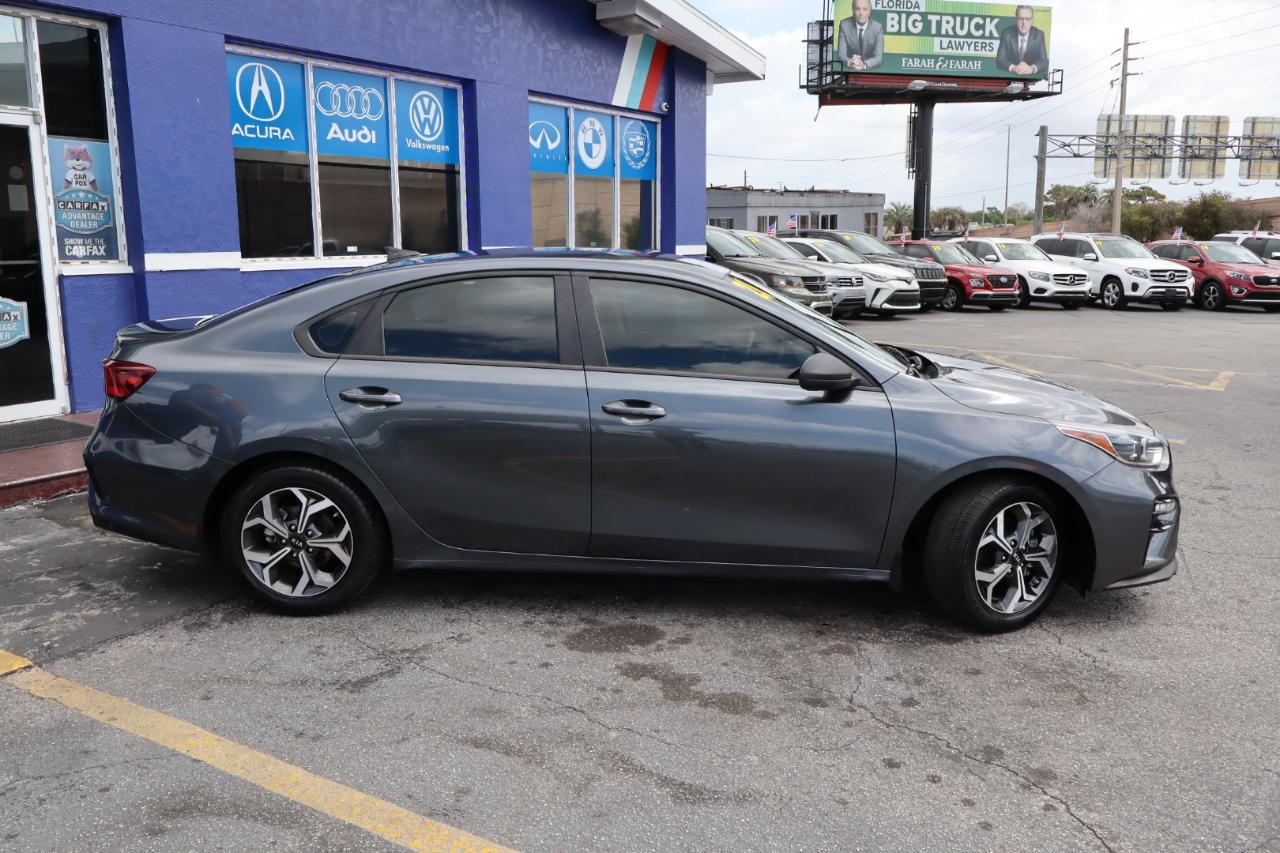 Kia Forte LXS IVT 2021