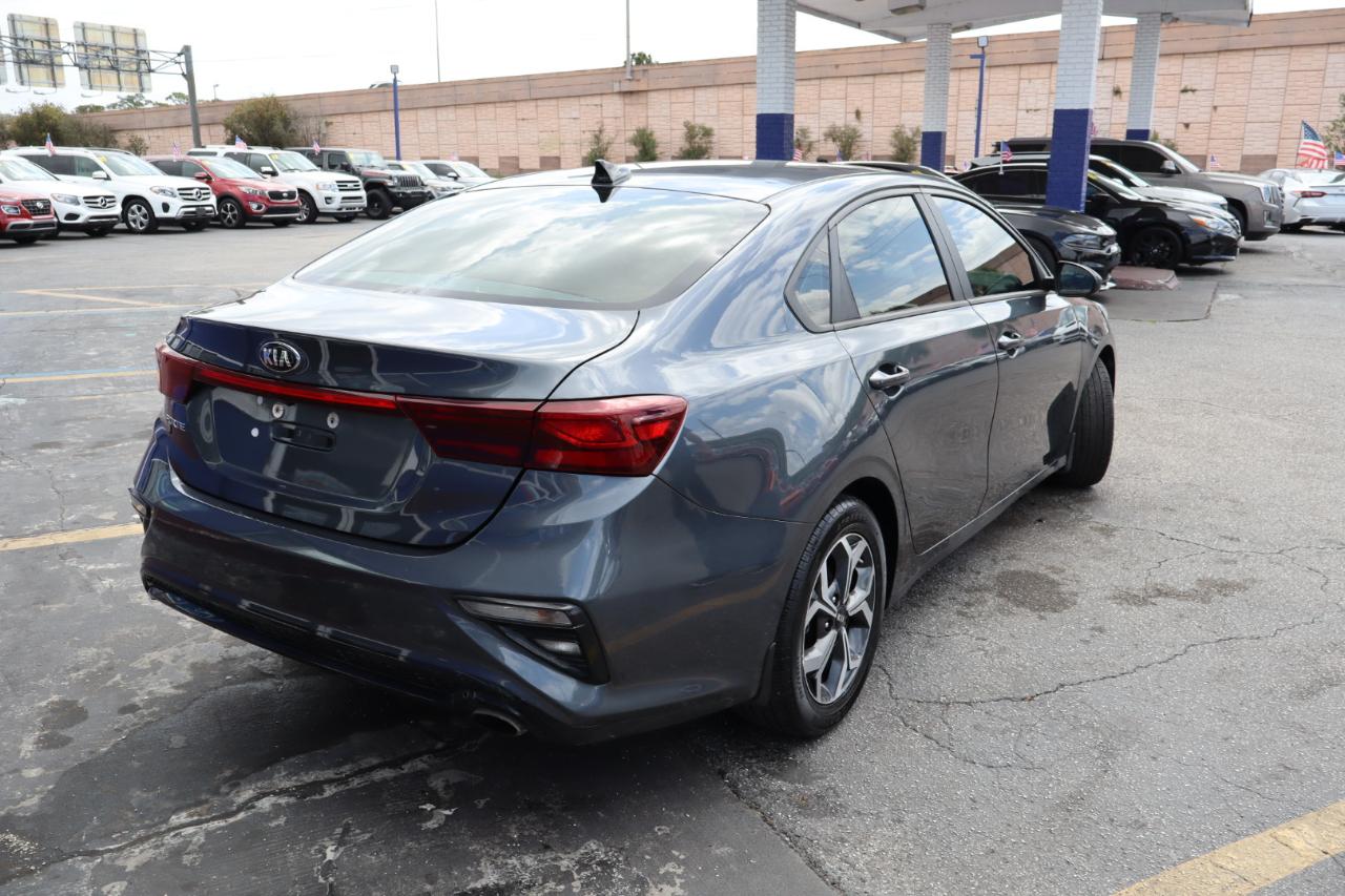 Kia Forte LXS IVT 2021