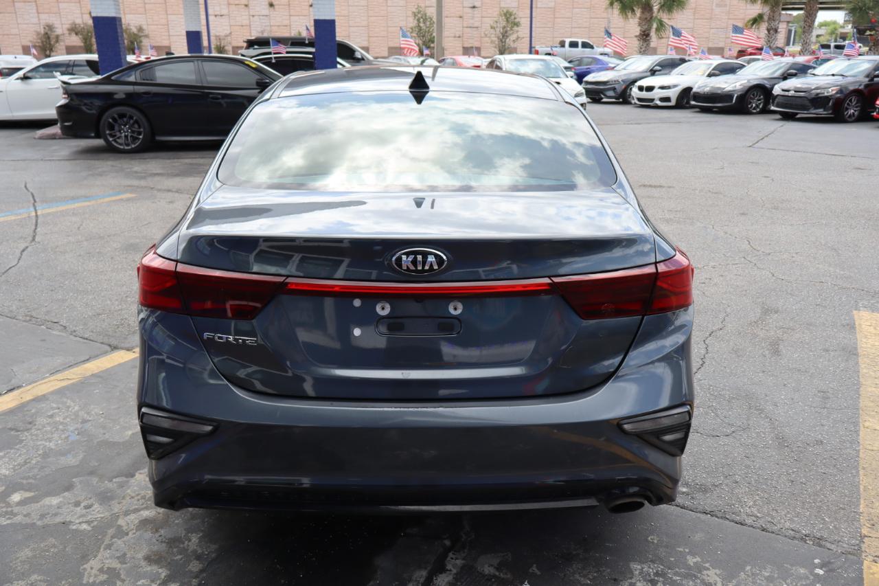 Kia Forte LXS IVT 2021