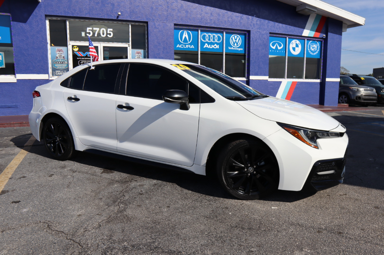 2020 Toyota Corolla SE photo 4