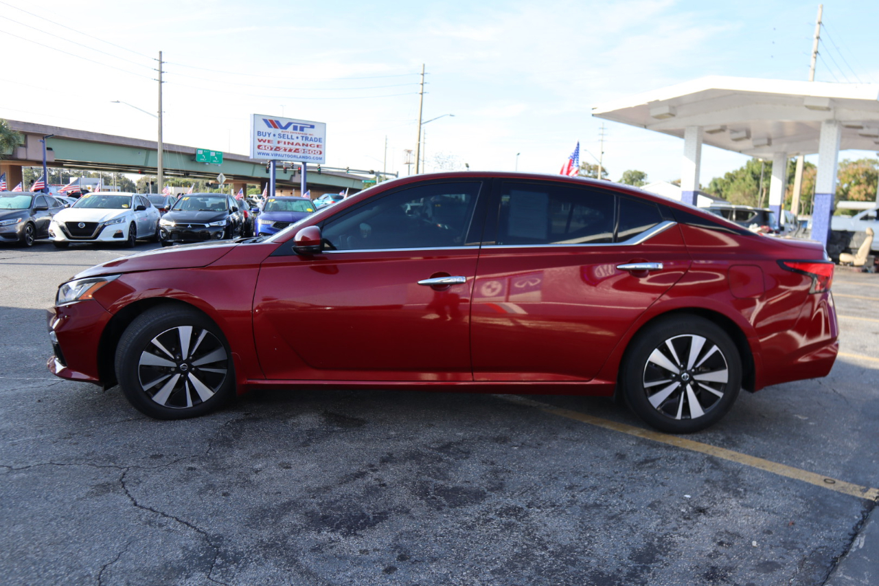 Nissan Altima 2.5 SL Sedan 2022