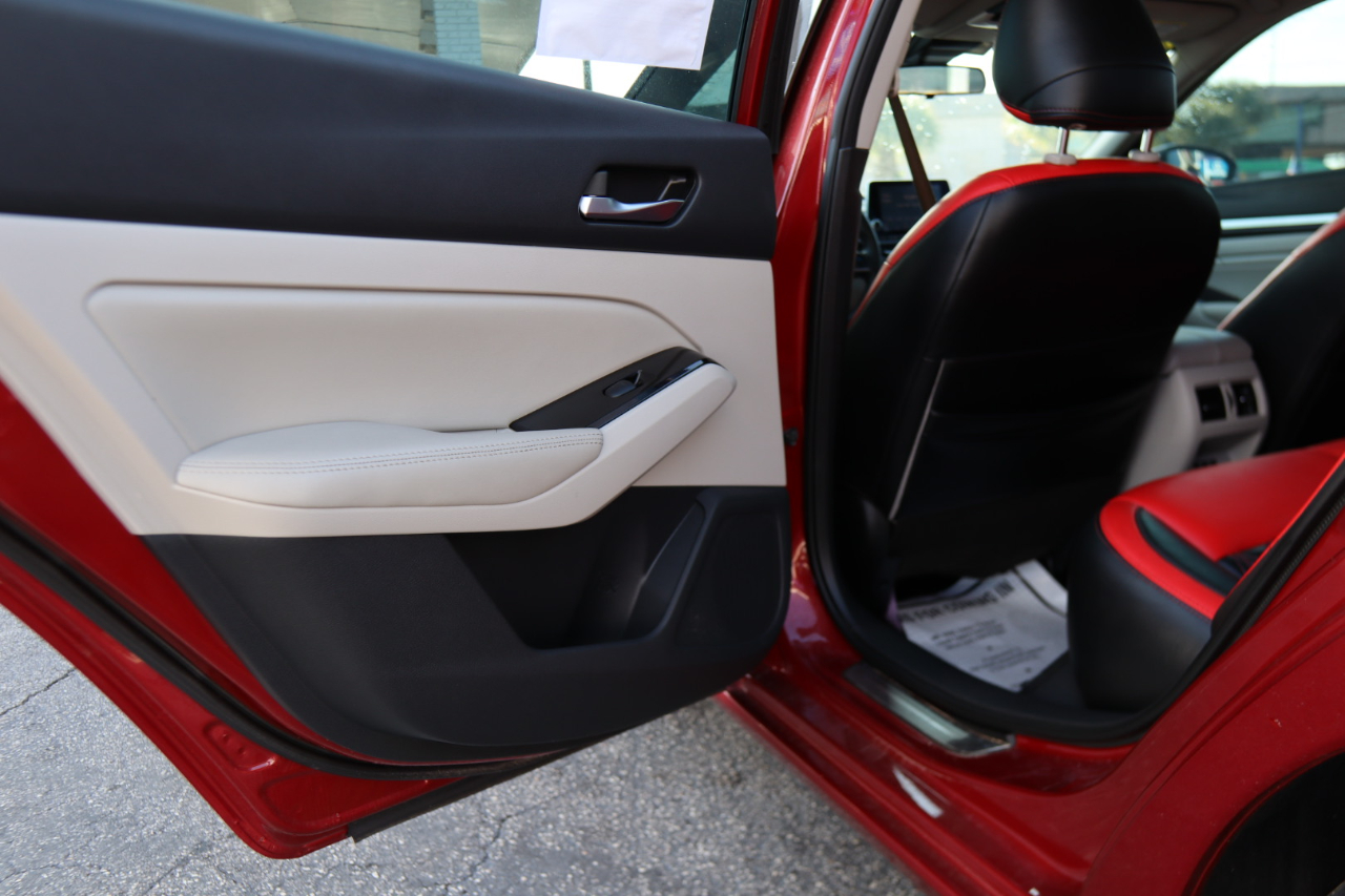 Nissan Altima 2.5 SL Sedan 2022