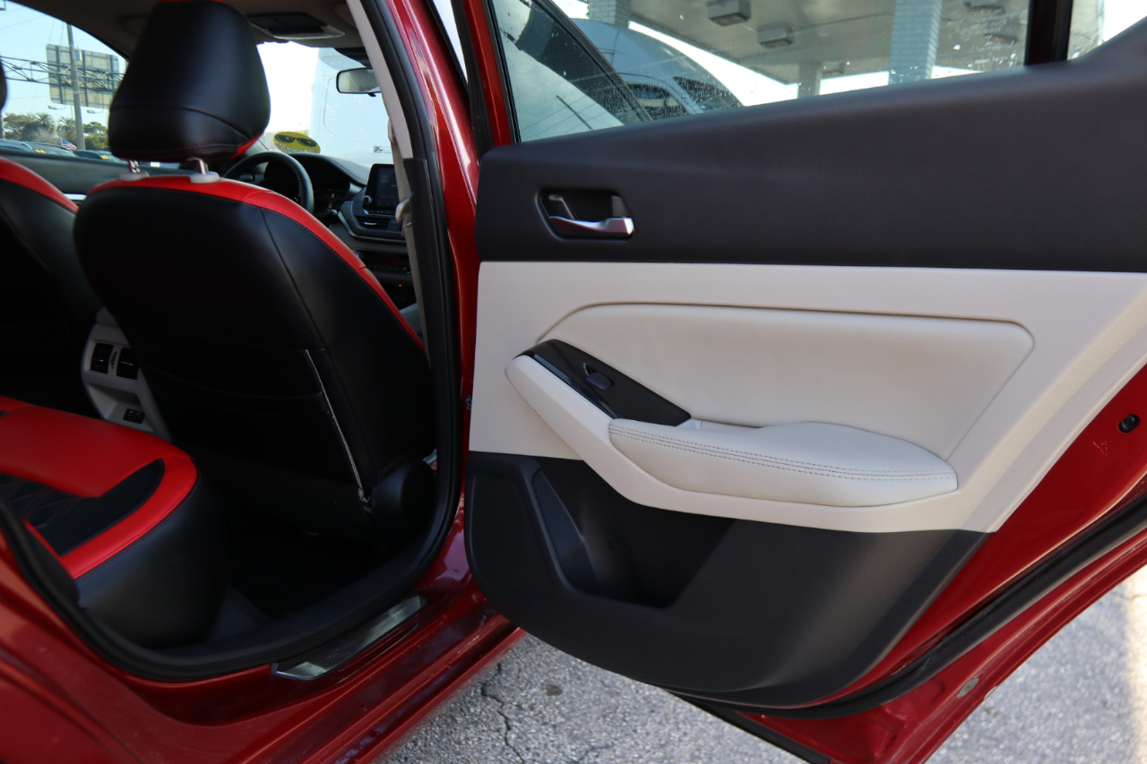 Nissan Altima 2.5 SL Sedan 2022