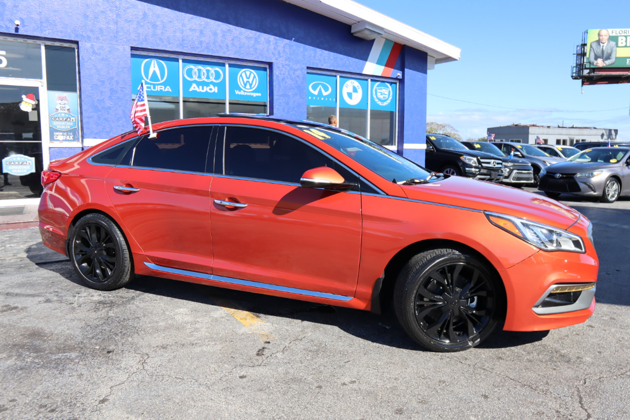 Hyundai Sonata 4dr Sdn 2.0T Limited w/Gray Accents 2015