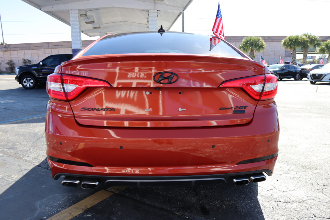 Hyundai Sonata 4dr Sdn 2.0T Limited w/Gray Accents 2015