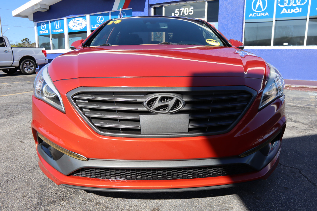 Hyundai Sonata 4dr Sdn 2.0T Limited w/Gray Accents 2015