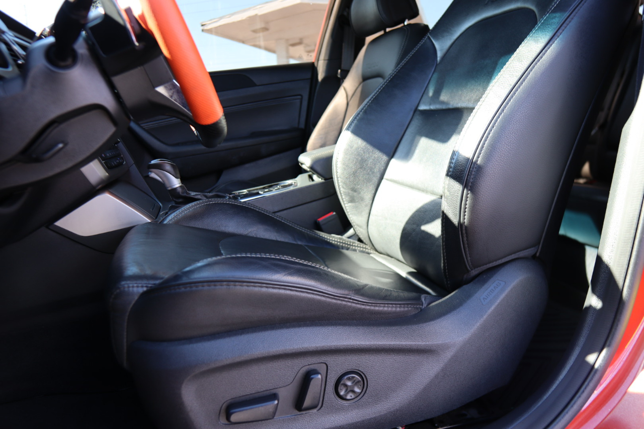 Hyundai Sonata 4dr Sdn 2.0T Limited w/Gray Accents 2015