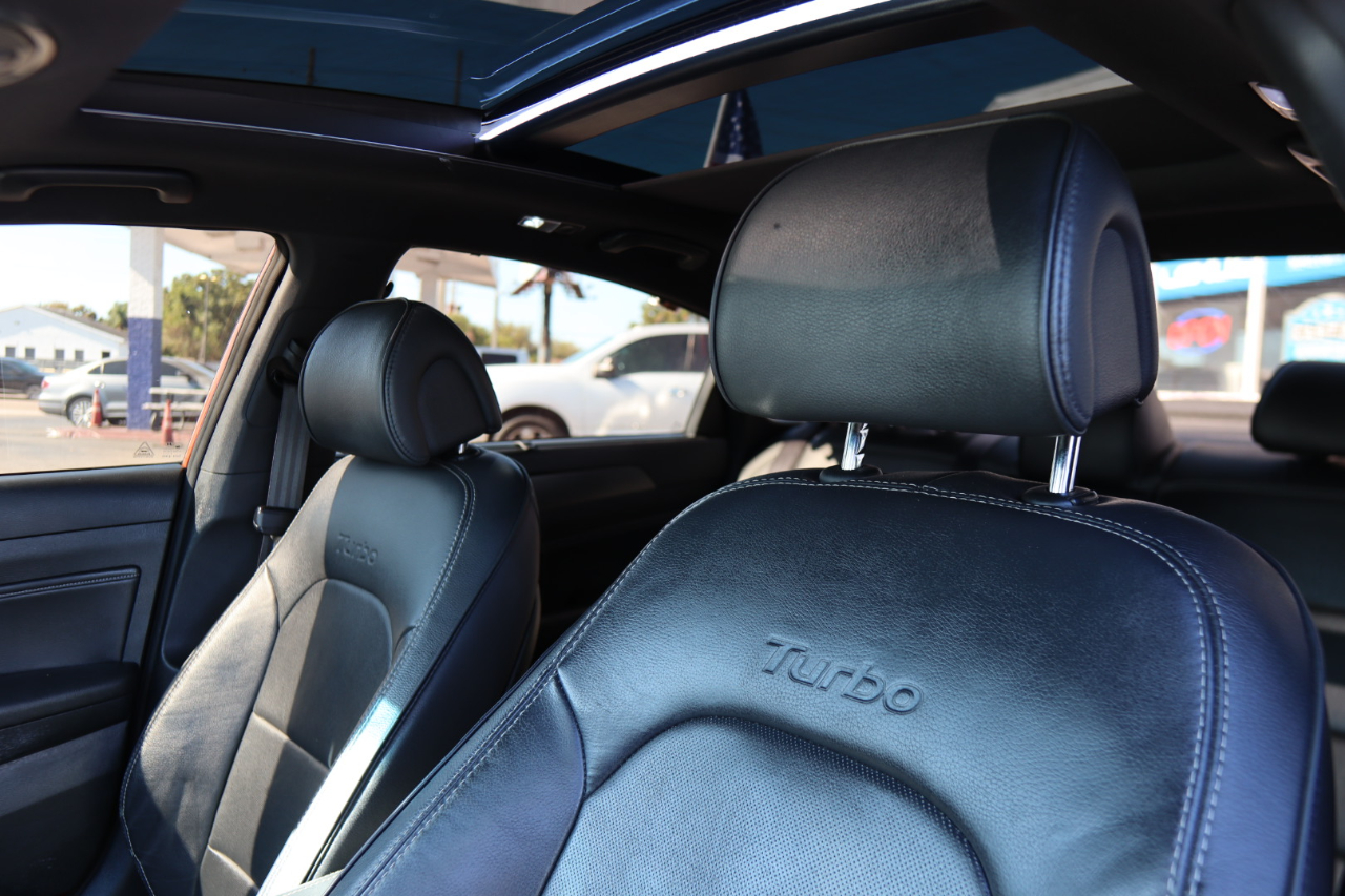 Hyundai Sonata 4dr Sdn 2.0T Limited w/Gray Accents 2015