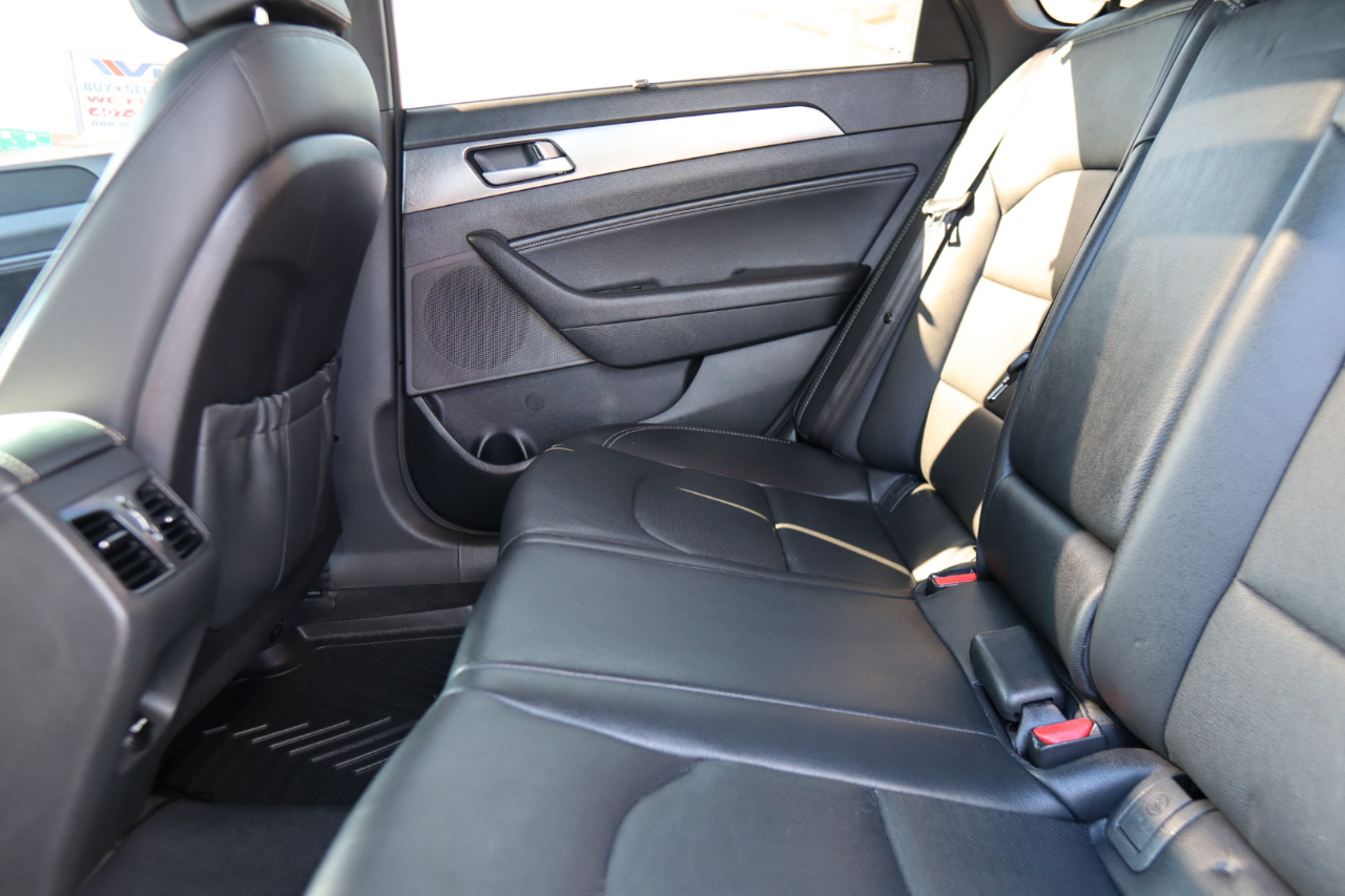 Hyundai Sonata 4dr Sdn 2.0T Limited w/Gray Accents 2015