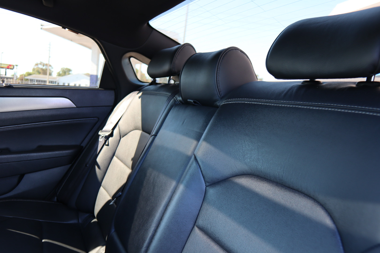 Hyundai Sonata 4dr Sdn 2.0T Limited w/Gray Accents 2015