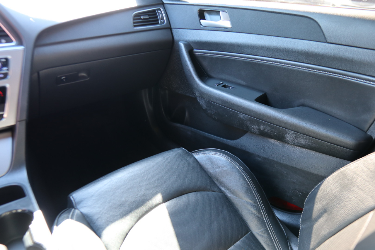 Hyundai Sonata 4dr Sdn 2.0T Limited w/Gray Accents 2015