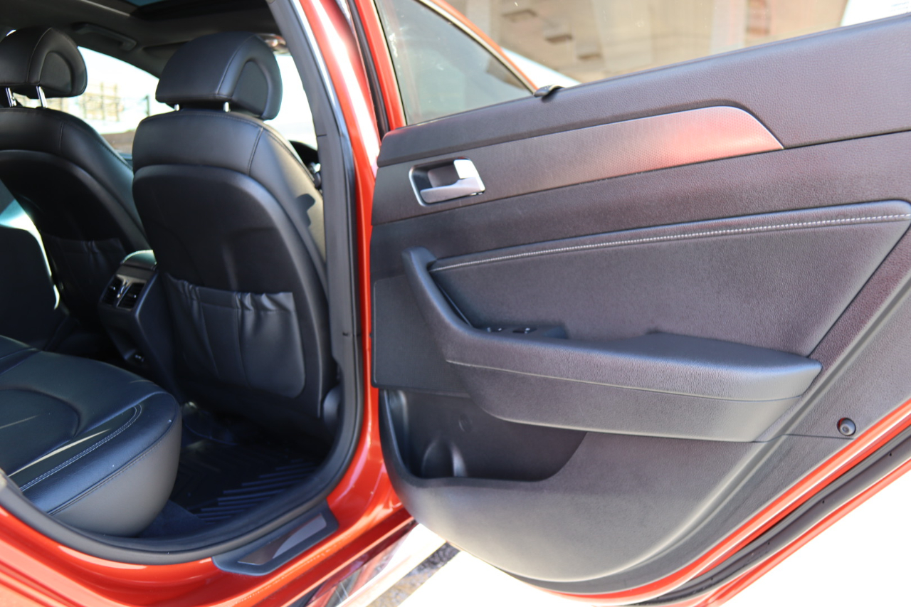 Hyundai Sonata 4dr Sdn 2.0T Limited w/Gray Accents 2015