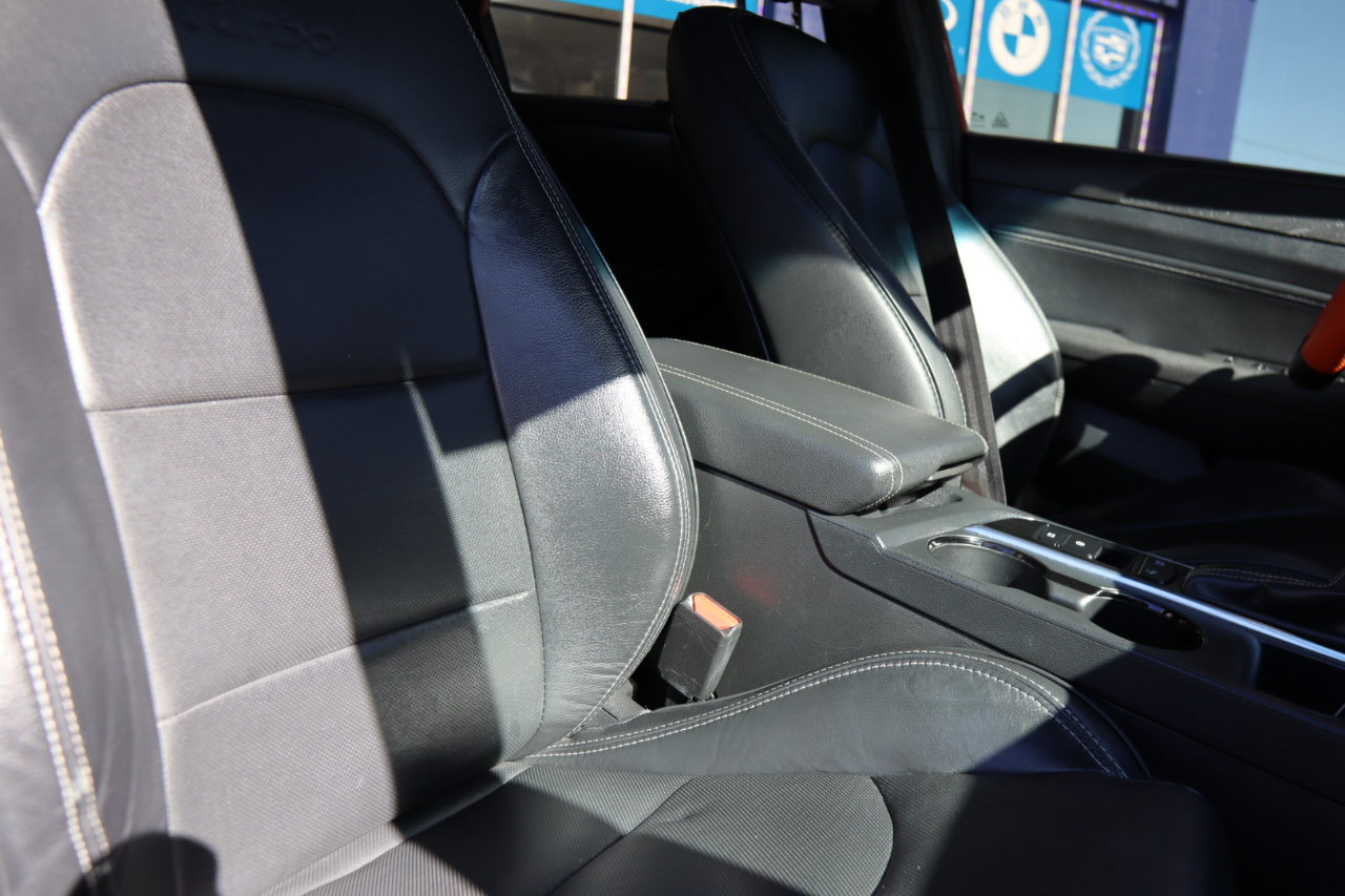 Hyundai Sonata 4dr Sdn 2.0T Limited w/Gray Accents 2015