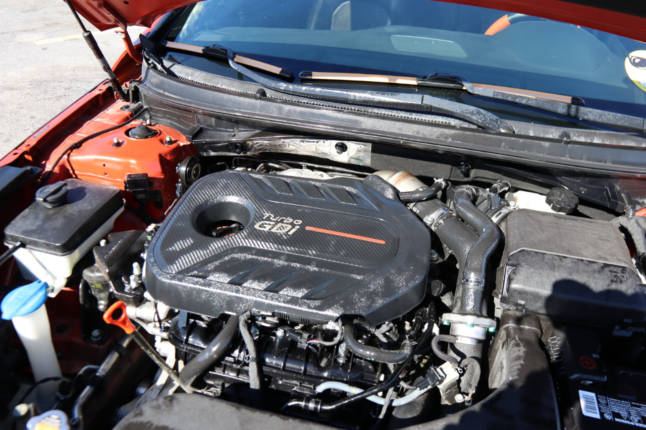 Hyundai Sonata 4dr Sdn 2.0T Limited w/Gray Accents 2015