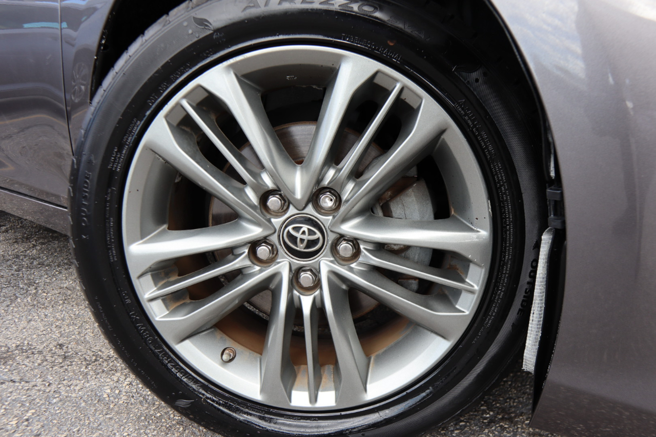 Toyota Camry XLE Auto (Natl) 2017