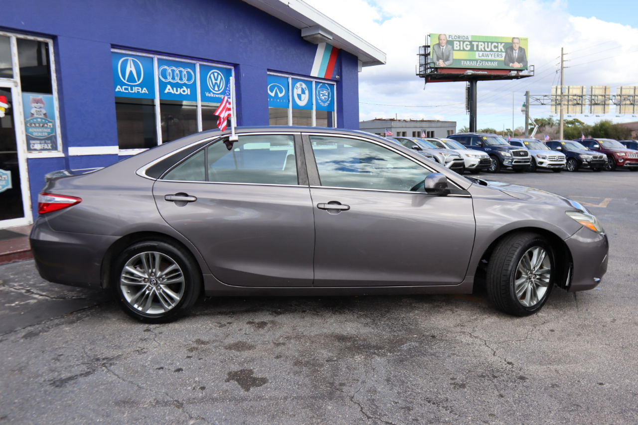 Toyota Camry XLE Auto (Natl) 2017