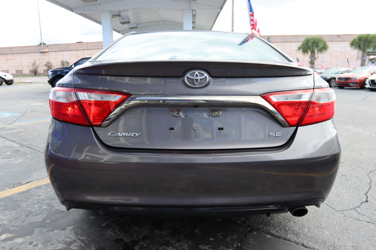 Toyota Camry XLE Auto (Natl) 2017