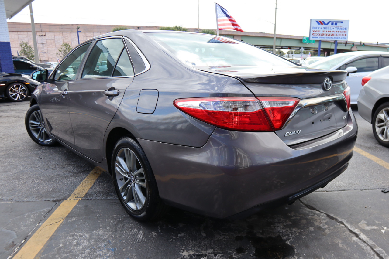 Toyota Camry XLE Auto (Natl) 2017
