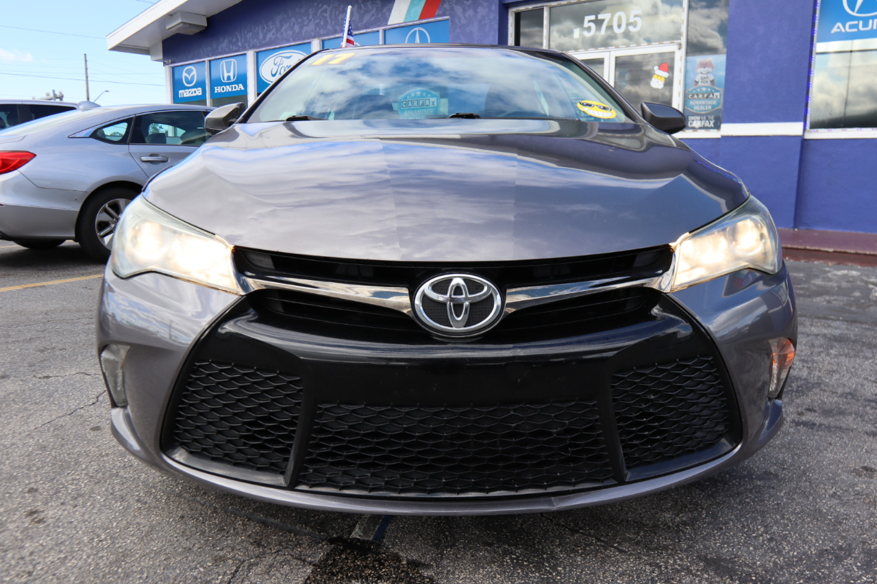 Toyota Camry XLE Auto (Natl) 2017