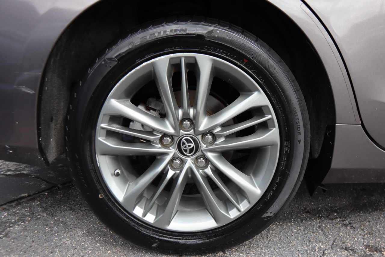 Toyota Camry XLE Auto (Natl) 2017