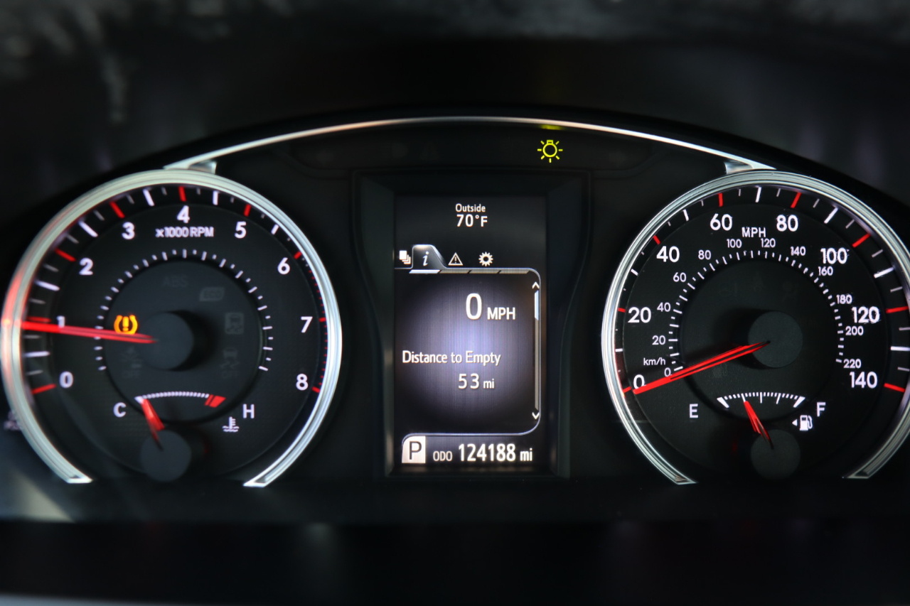 Toyota Camry XLE Auto (Natl) 2017