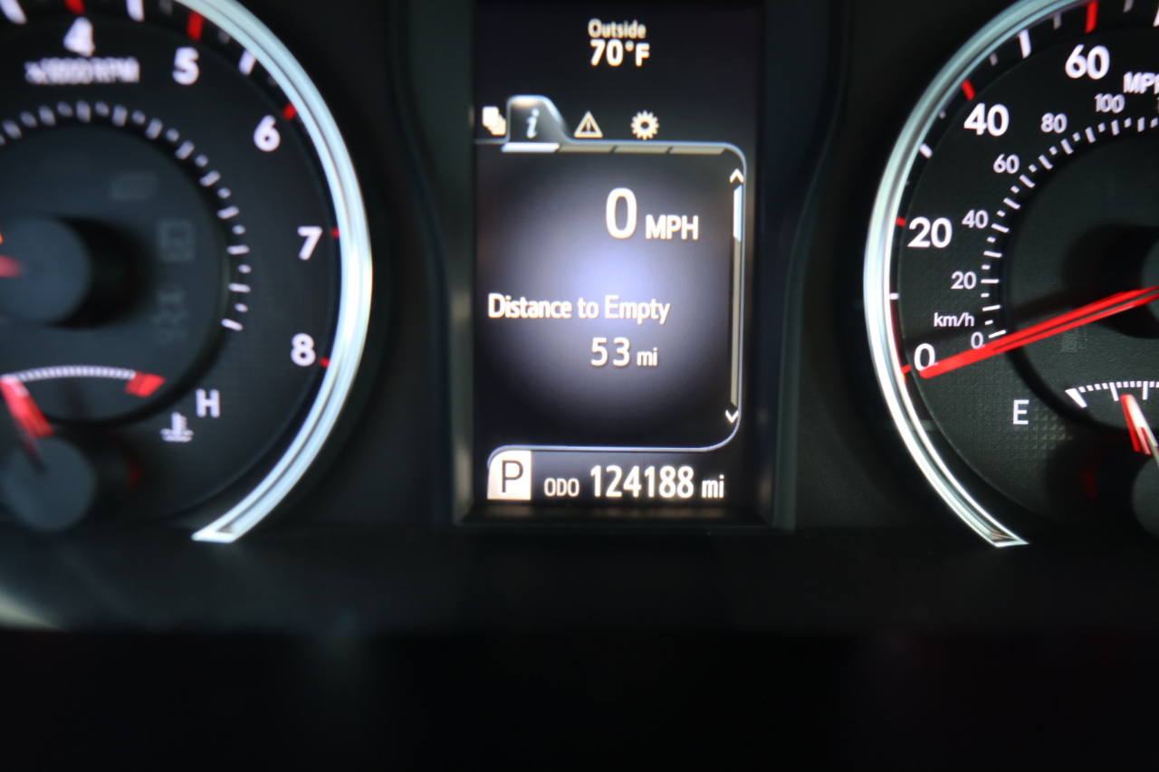 Toyota Camry XLE Auto (Natl) 2017