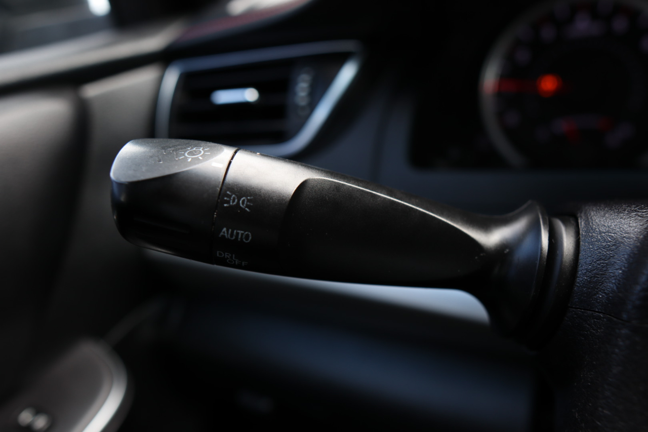 Toyota Camry XLE Auto (Natl) 2017