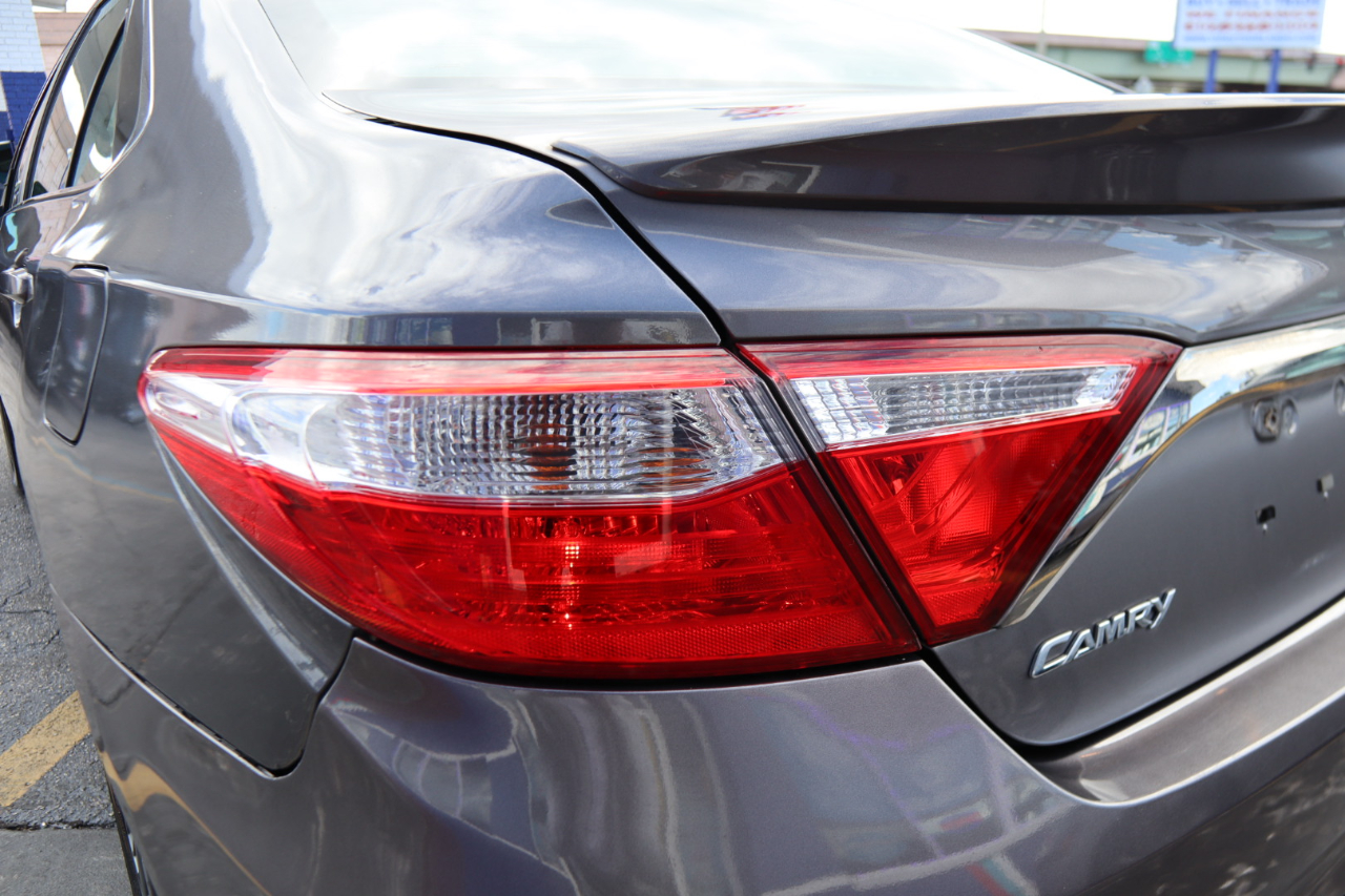 Toyota Camry XLE Auto (Natl) 2017