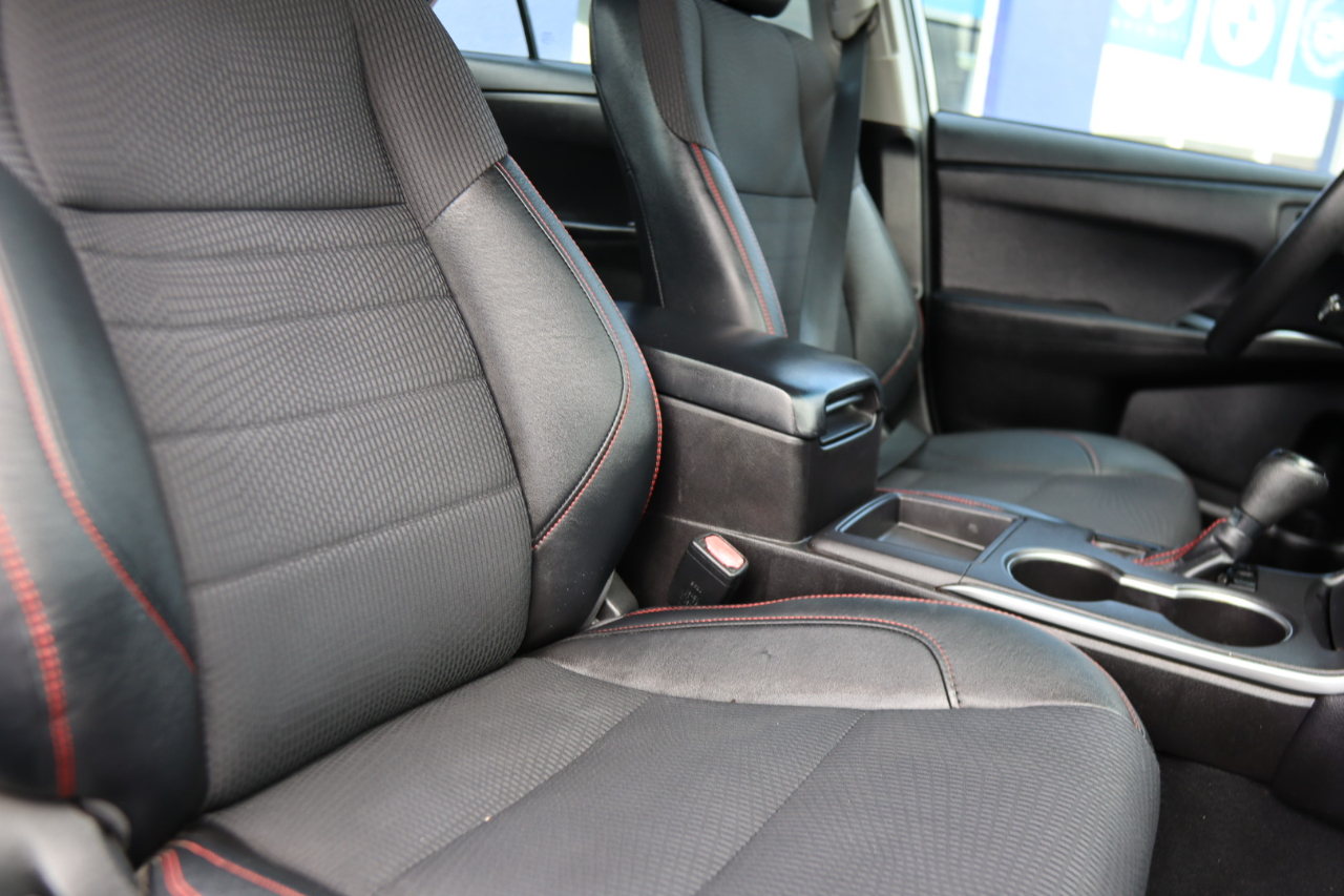 Toyota Camry XLE Auto (Natl) 2017