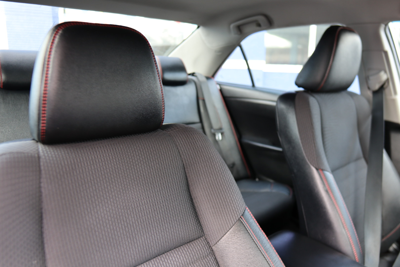 Toyota Camry XLE Auto (Natl) 2017