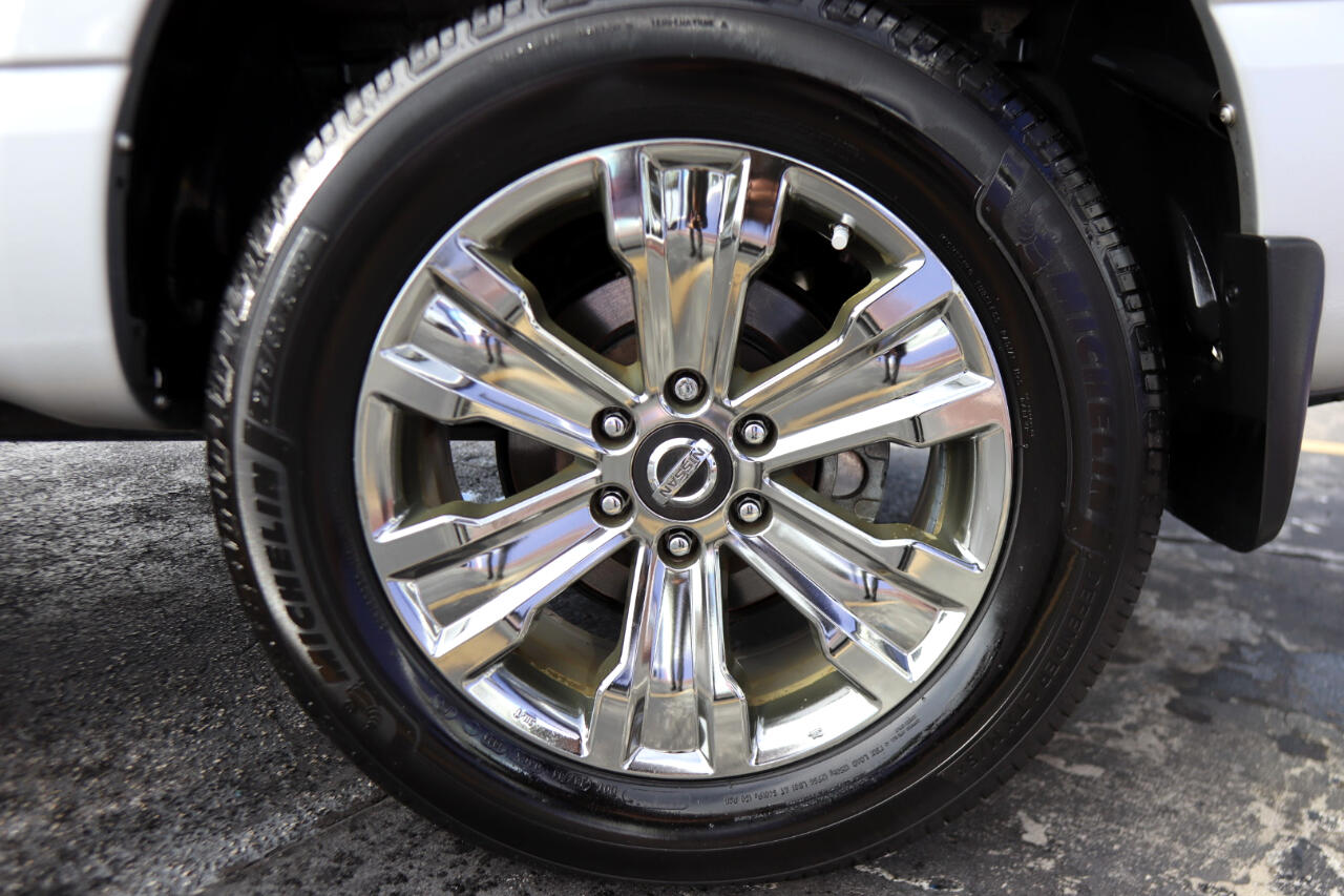 Nissan Titan 4x4 Crew Cab SV 2018