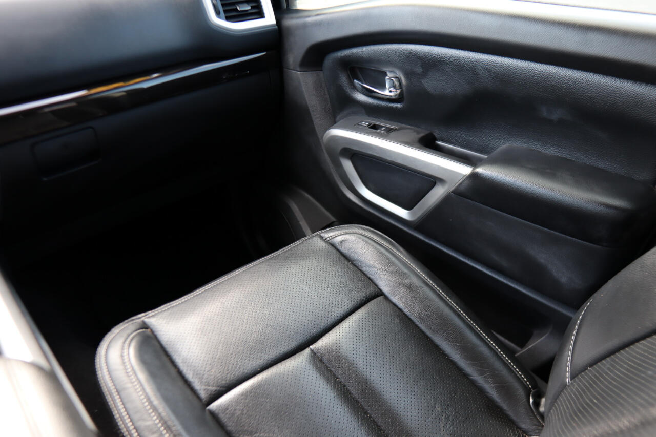 Nissan Titan 4x4 Crew Cab SV 2018