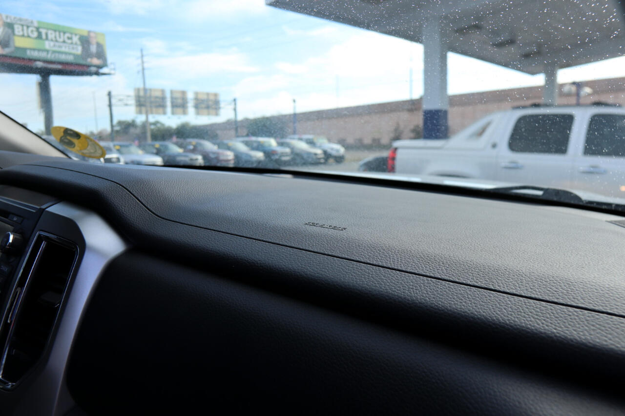 Nissan Titan 4x4 Crew Cab SV 2018