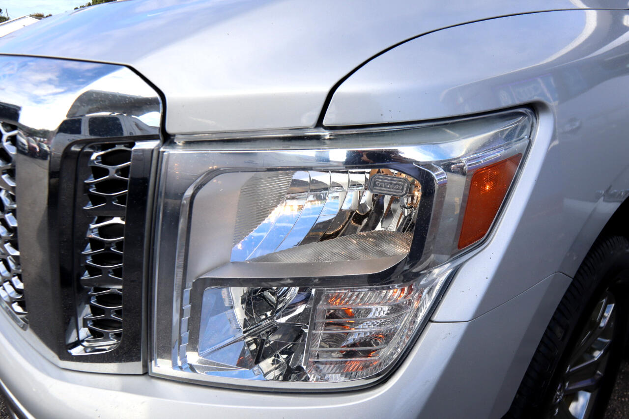 Nissan Titan 4x4 Crew Cab SV 2018