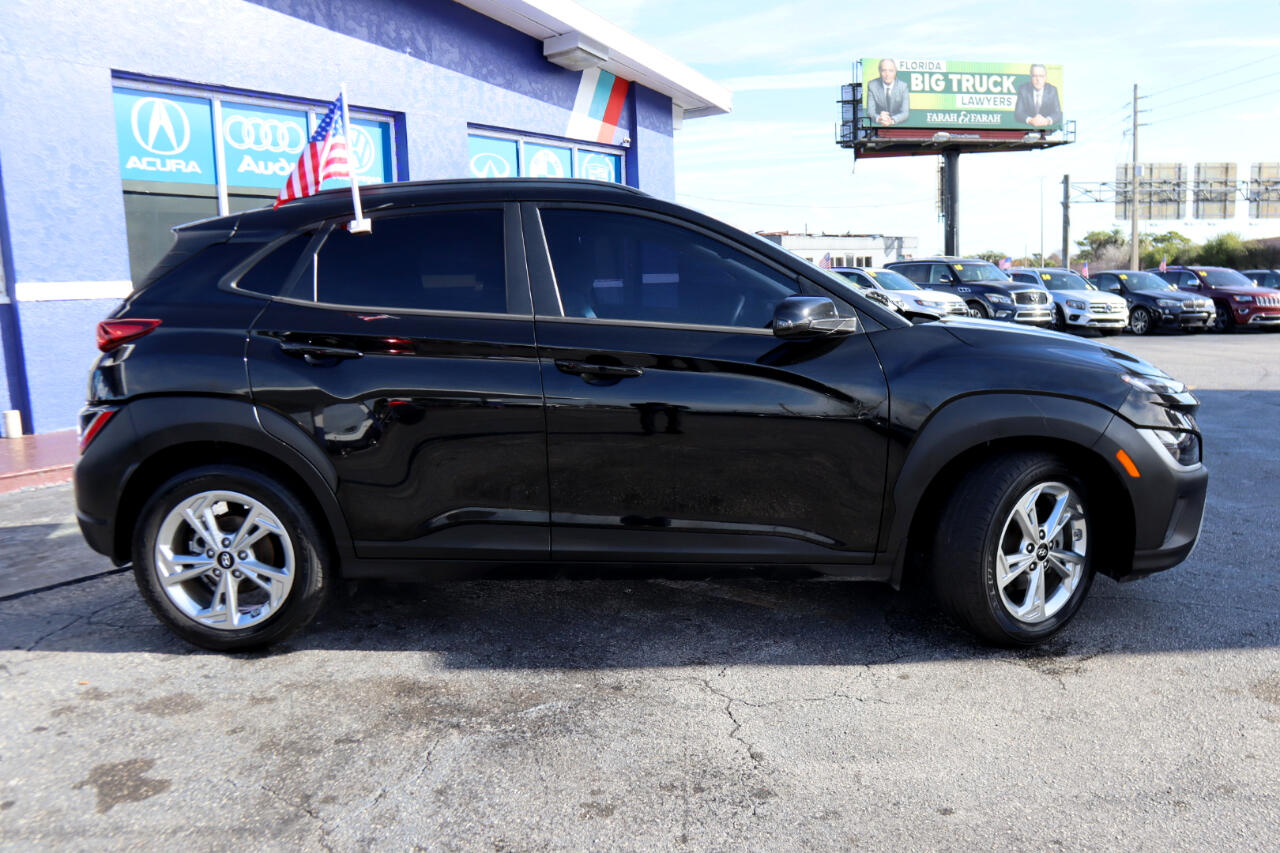 Hyundai Kona SEL Auto FWD 2022