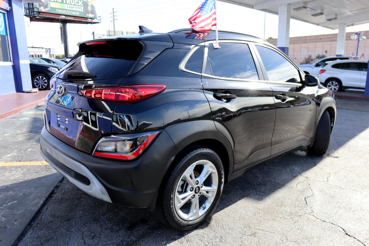 Hyundai Kona SEL Auto FWD 2022