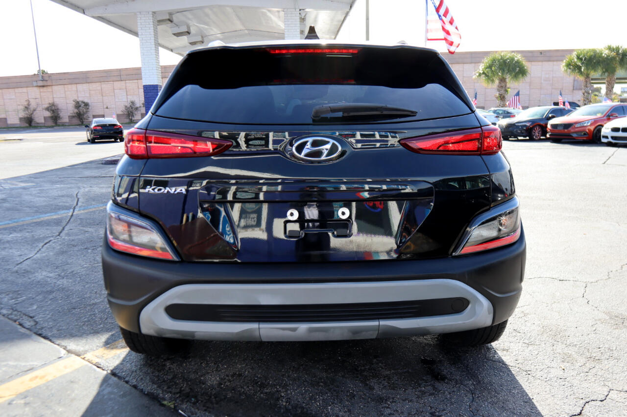 Hyundai Kona SEL Auto FWD 2022