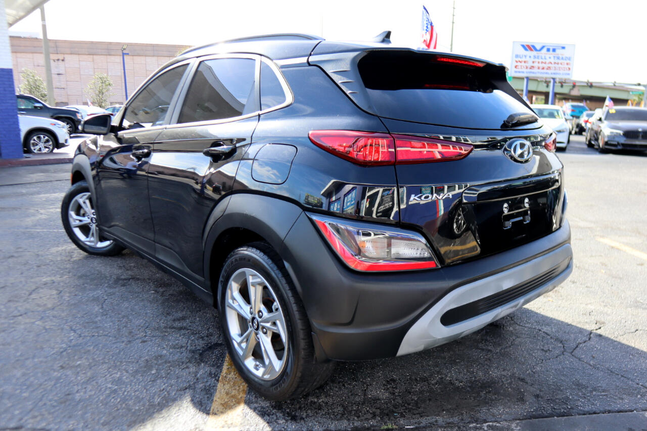 Hyundai Kona SEL Auto FWD 2022