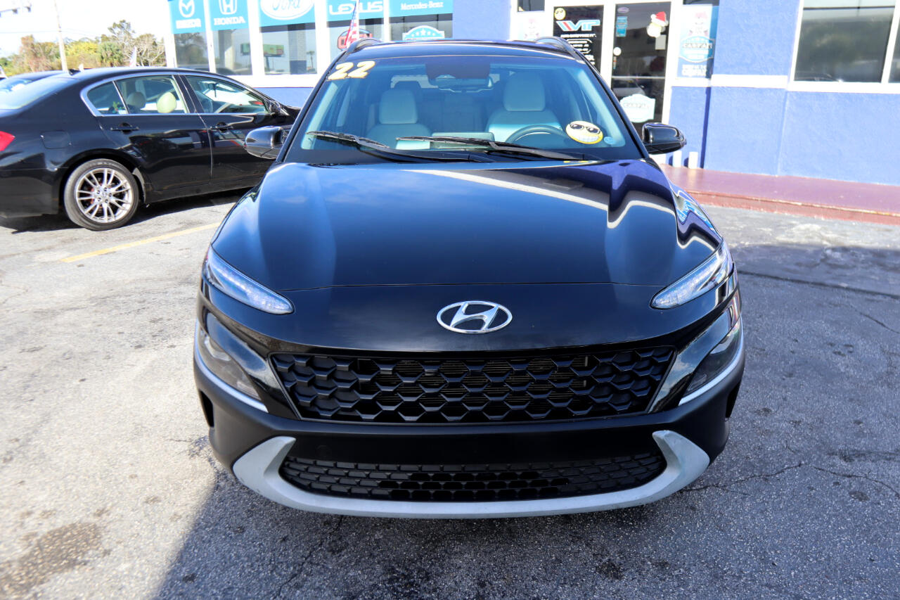 Hyundai Kona SEL Auto FWD 2022