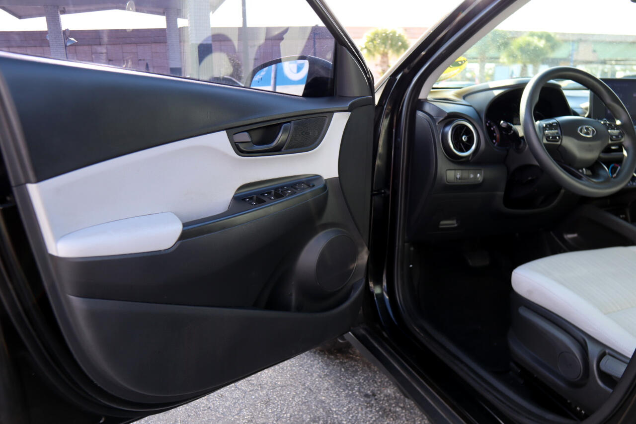 Hyundai Kona SEL Auto FWD 2022