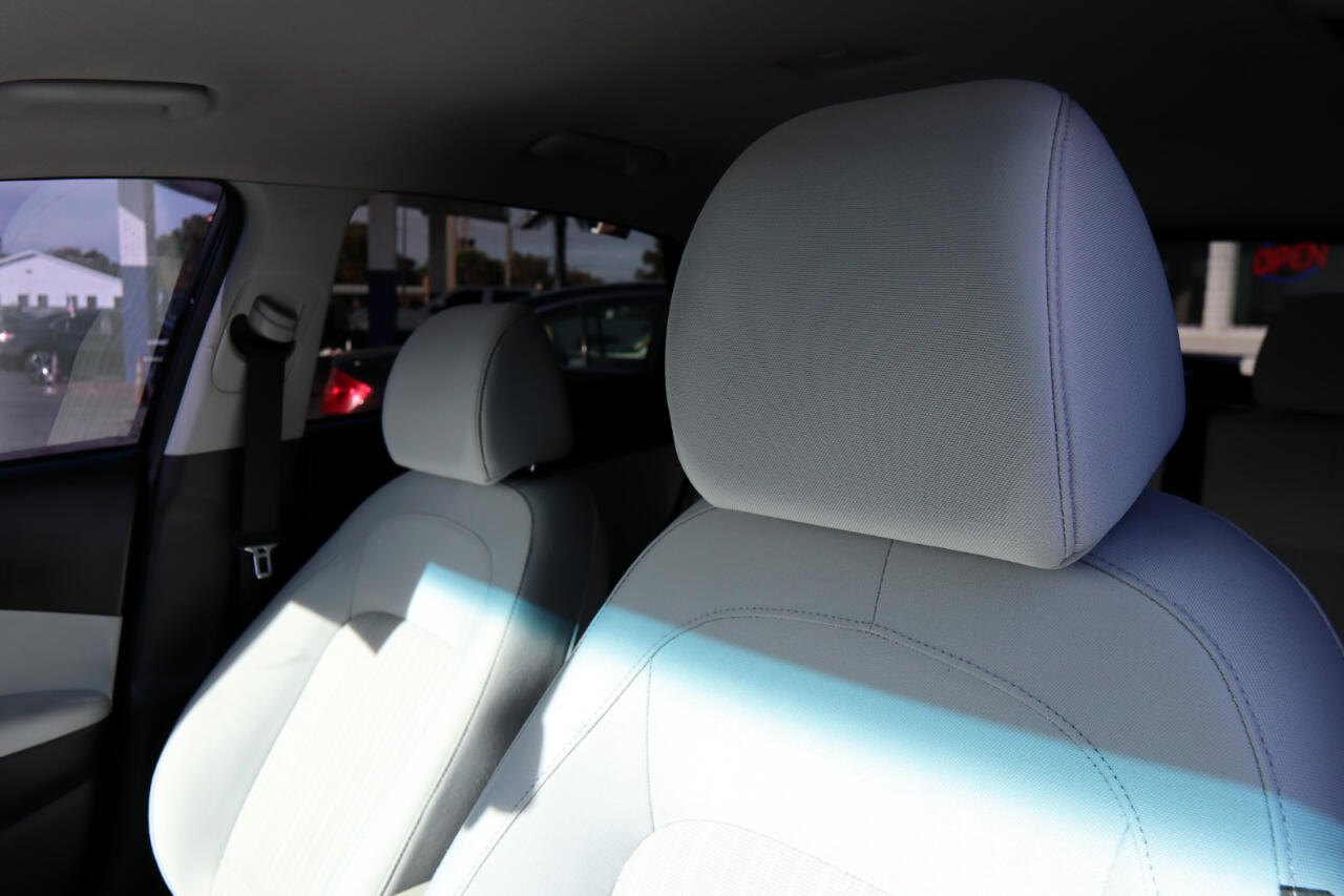 Hyundai Kona SEL Auto FWD 2022