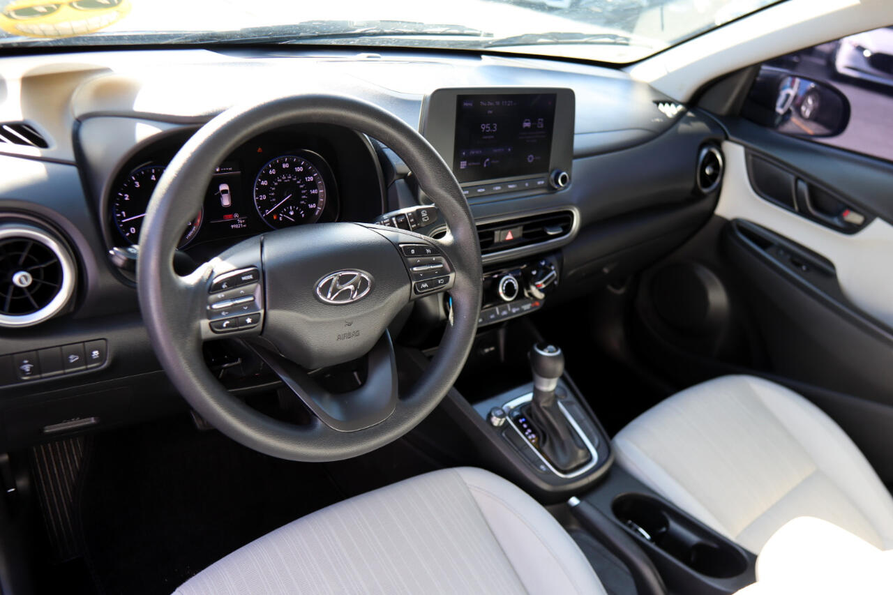 Hyundai Kona SEL Auto FWD 2022