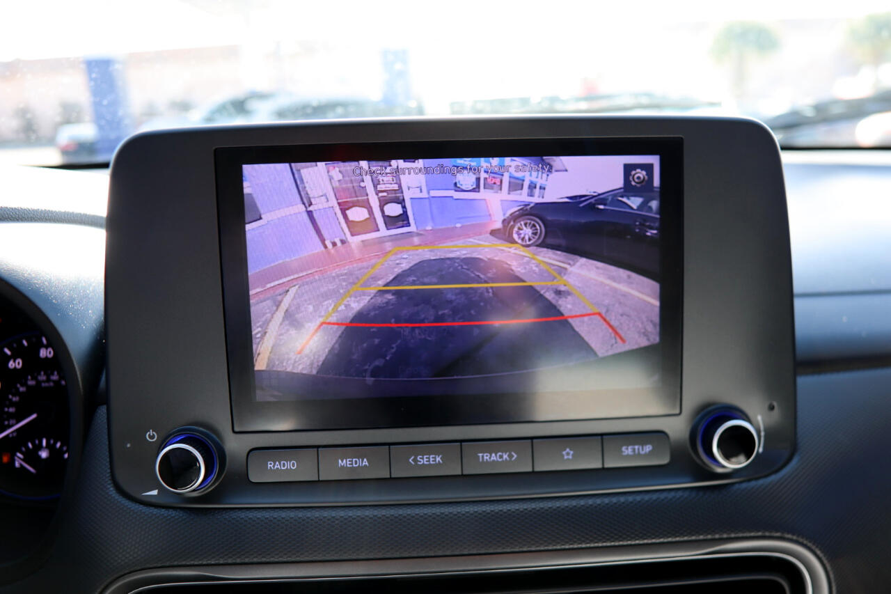 Hyundai Kona SEL Auto FWD 2022