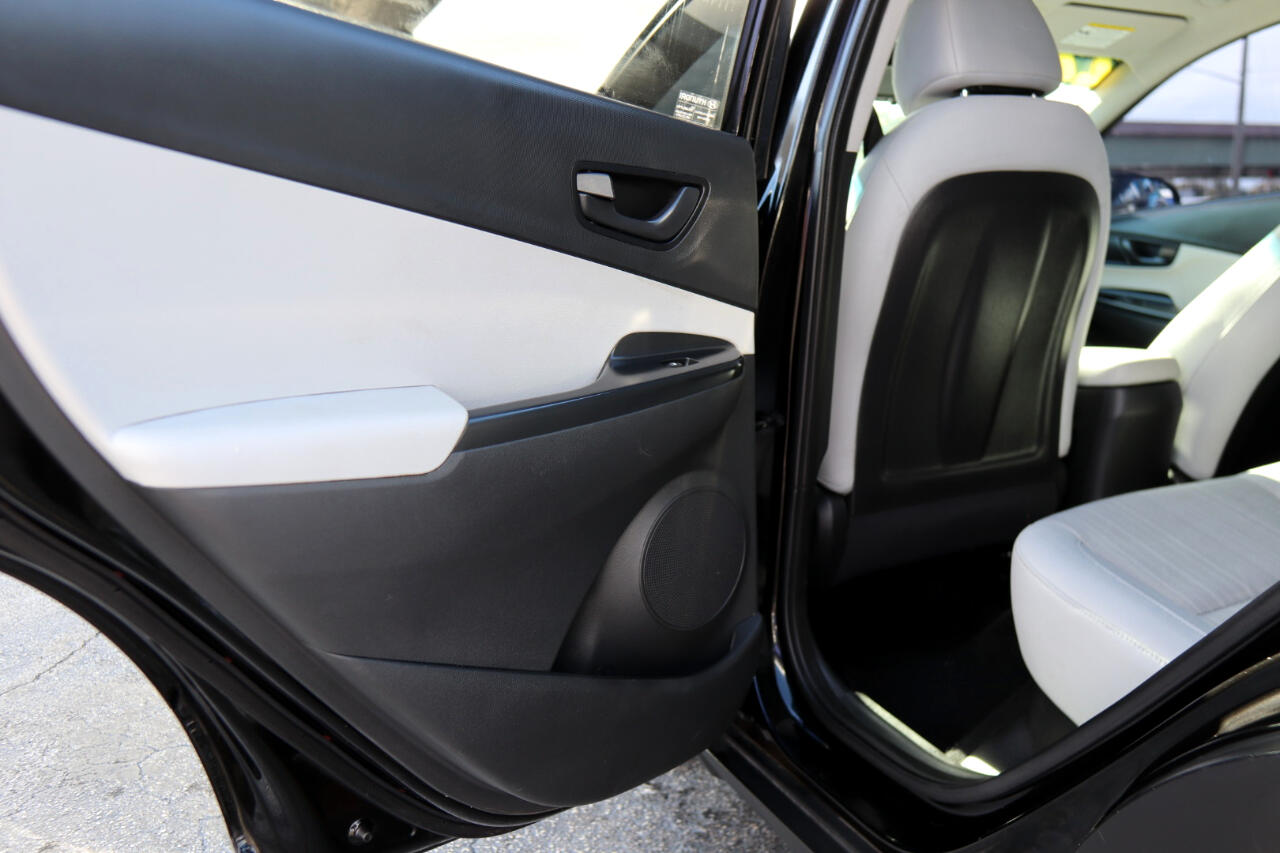 Hyundai Kona SEL Auto FWD 2022