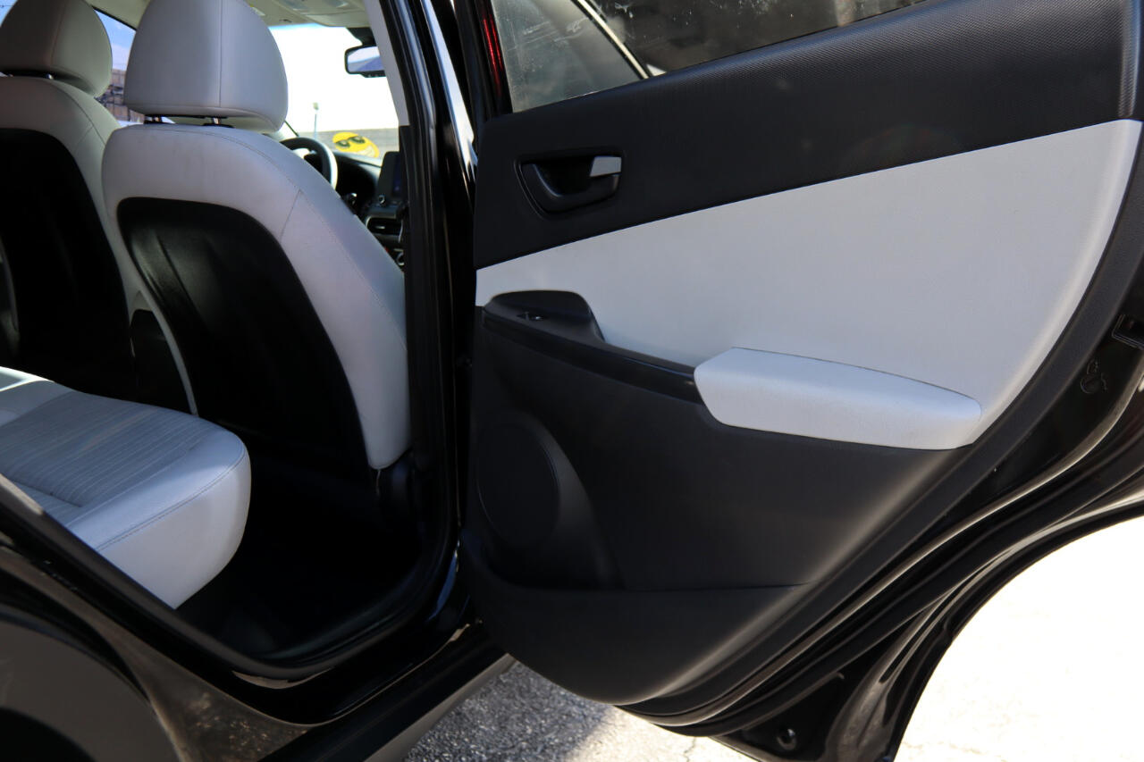 Hyundai Kona SEL Auto FWD 2022