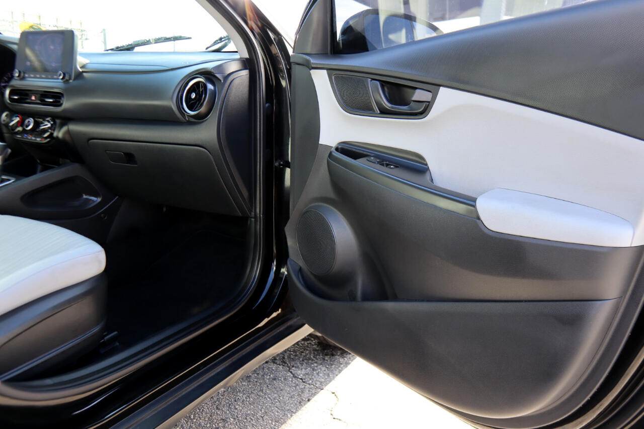 Hyundai Kona SEL Auto FWD 2022