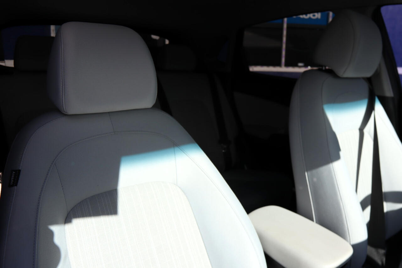 Hyundai Kona SEL Auto FWD 2022