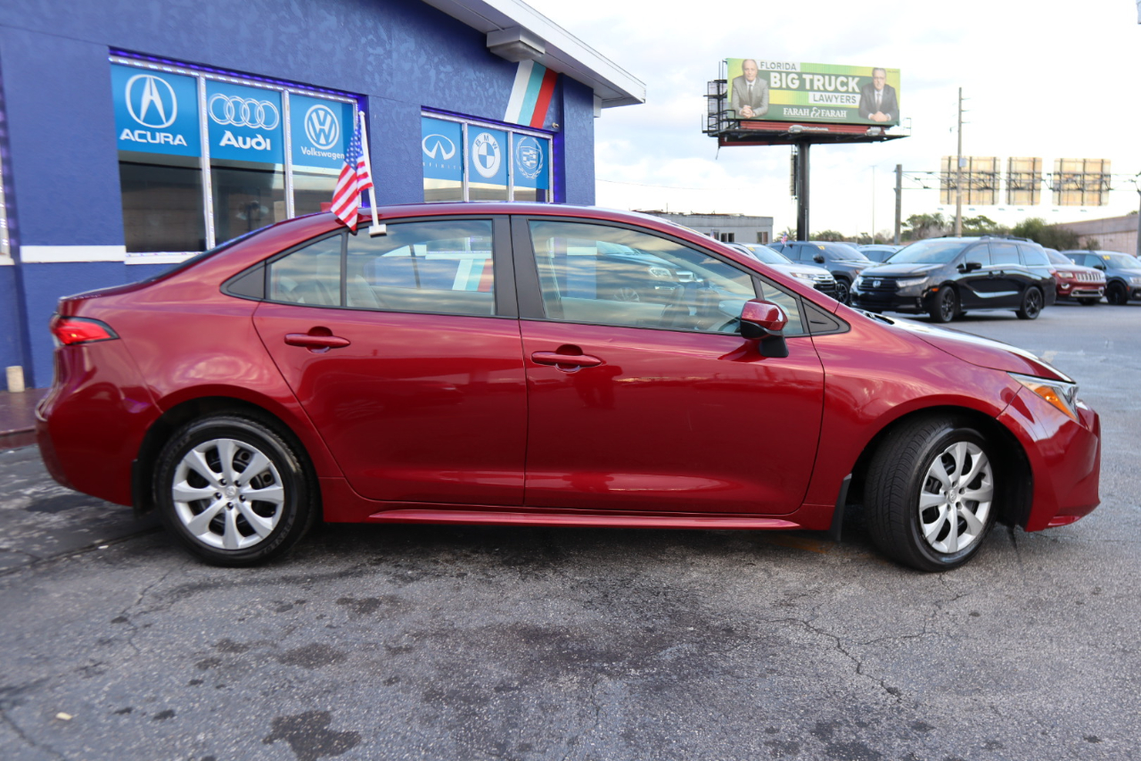 Toyota Corolla LE CVT (Natl) 2024