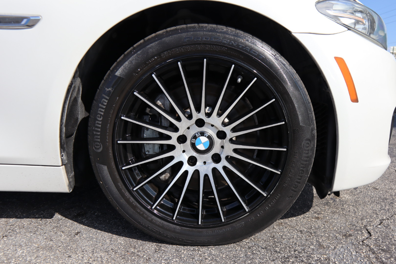 BMW 5 Series 4dr Sdn 535i xDrive AWD 2015